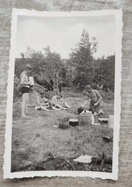 NACKTE SOLDATEN KAMERADEN Nude Front Wehrmacht 2 WK 6x9 Orig Foto