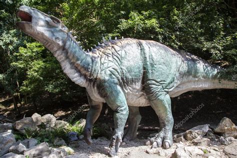 Modelo Realista De Iguanodon De Dinosaurio 2022