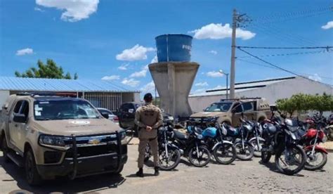 PM apreende diversas motocicletas de indivíduos praticando arruaça e