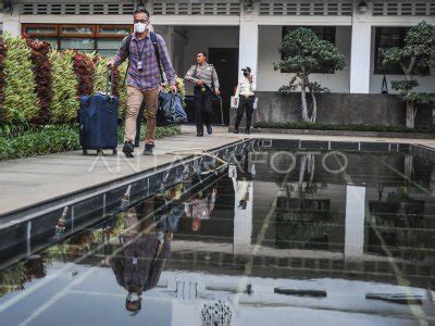 Kpk Geledah Balai Kota Bandung Antara Foto