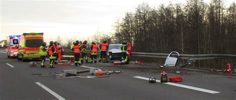 Schwerer Verkehrsunfall Auf Der B2