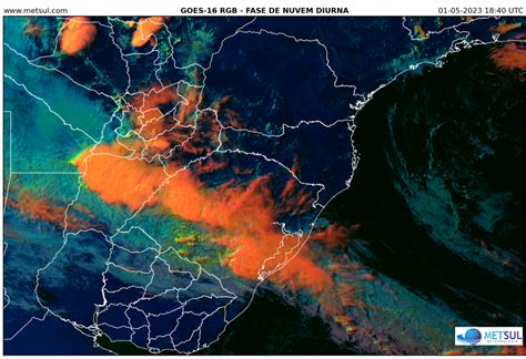 Frente fria avança chuva e acentuada queda da temperatura