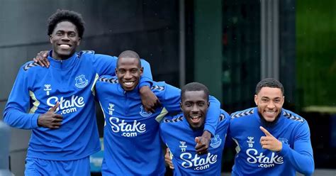 Everton squad look relaxed after 777 Partners visit as injury boost ...