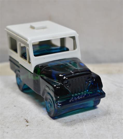 Vintage Collectible Beautiful Design Car Designshape Avon Extra