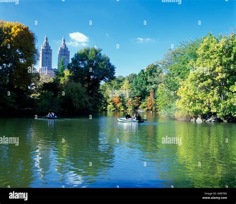 The Lake Central Park Manhattan New York City Usa Stock Photo Alamy