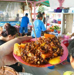 21 Makanan Khas Ambon Yang Bikin Perut Langsung ON