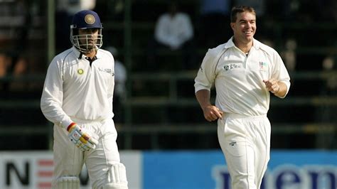 Hours after tweeting about Heath Streak's death, Henry Olonga confirms ...