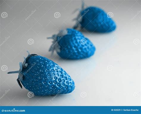 Blue Strawberry Real