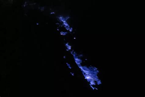 Blue Fire Fenomena Alam Tak Biasa Di Kawah Ijen Ngaderes