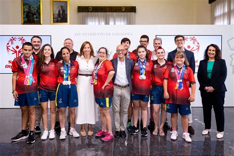 Zaragoza homenajea a Special Olympics Aragón por sus 13 medallas en los