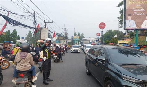 Polres Bogor Tempatkan 89 Personil Di Titik Rawan Macet Jalur Puncak