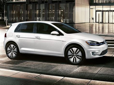 2019 Volkswagen e-Golf Review, Pricing, and Specs