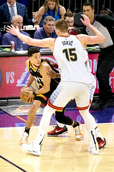 Bookers 47 Propels The Suns Over Nuggets Taipei Times