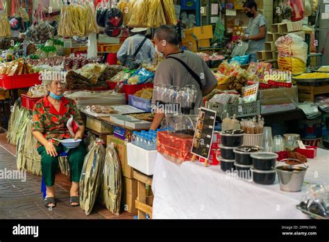 The Chinese night market, Bangkok, Thailand Stock Photo - Alamy