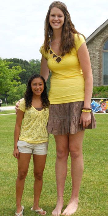 Very Tall Women 23 Pics