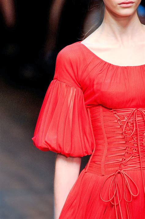 Fashion Show: Платья из коллекции Dolce & Gabbana Осень 2014