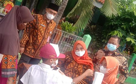 Ratusan Anak Warga Petojo Utara Ikut Vaksinasi Covid Dosis Pertama