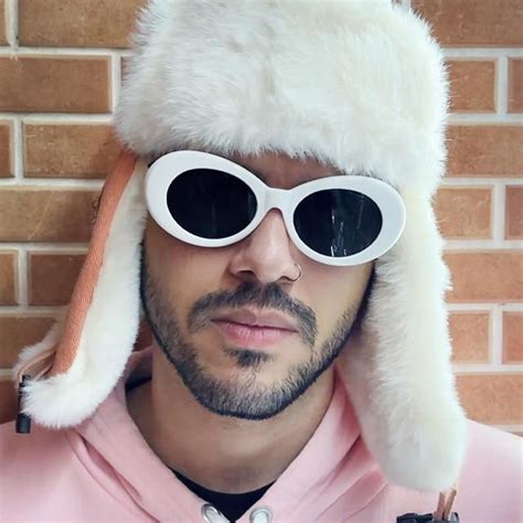 EU NÃO SOU GAY Lyrics in English Kleberiano