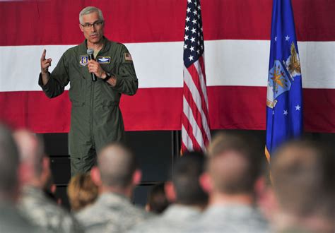 22nd Air Force Commander Visits 910th 22nd Air Force Article Display