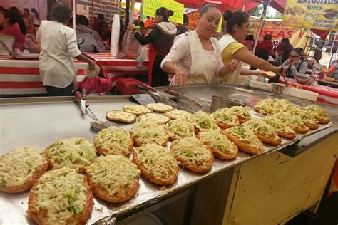 Tianguis De La San Felipe No Podrás Recorrerlo En Un Día Máspormás