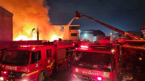 Adana Da Geri D N M Fabrikas Nda Yang N