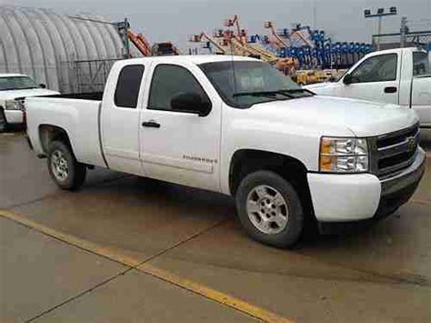 Sell Used 2008 Chevrolet Silverado 1500 LT Extended Cab Pickup 4 Door 5