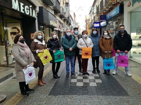 Los afortunados del sorteo Valdepeñas te regala Navidad reciben su