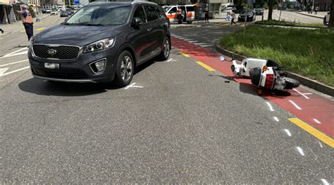 Stadt St Gallen Sg Vorfahrt Missachtet Rollerfahrerin Verletzt