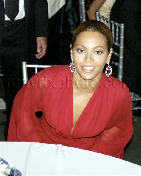 Beyonce at the Diamond Ball - Mavrixphoto Photo-Journalism