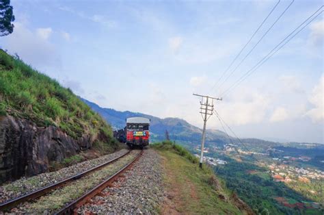 Ooty Toy Train Timings Ticket Cost Booking And Tips