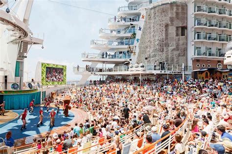 These Photos Take You Inside One Of The Worlds Largest Cruise Ships