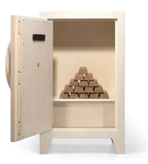 Сейф из натурального дерева Mr. Knox от Stephan Siepermann