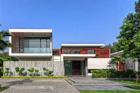 New Delhi Custom Home In A Lush Setting With Spacious Courtyard House