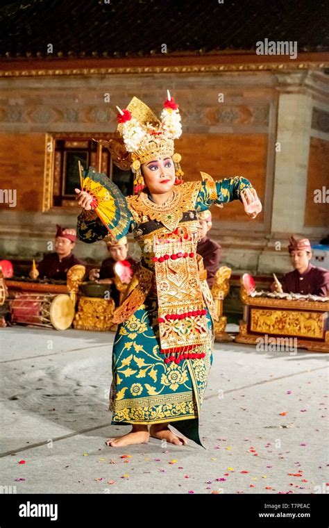 Indonesia, Bali, Center, Ubud, Legong Dance at Puri Agung Peliatan ...