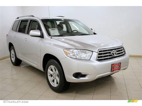 Classic Silver Metallic Toyota Highlander V Wd Photo