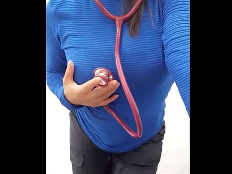 PORNO REAL DE ENFERMERA LATINA EN SERVICIO HOSPITALARIO LA MUY ZORRA HACE PORNO CASERO EN LA
