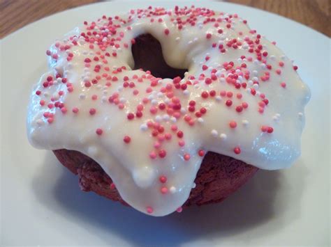 Kimmy's Kitchen: Red Velvet Cake Donuts