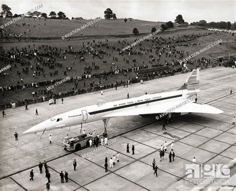 Concorde 002 Prototype Roll Out Ceremony Seen From Roof Of The Brabazon