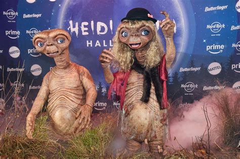 Fans feiern Heidi Klums Kostüm Königin von Halloween