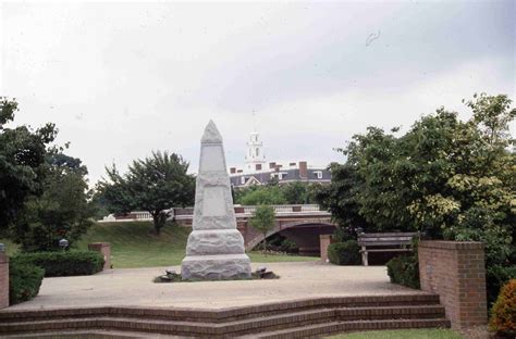 Firemen Memorial. Dover, DE. 8400-000-002 #340-17t. Delaware Public