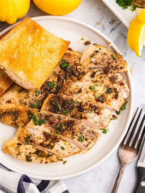 Mouthwatering Garlic Butter Baked Chicken! » Persnickety Plates