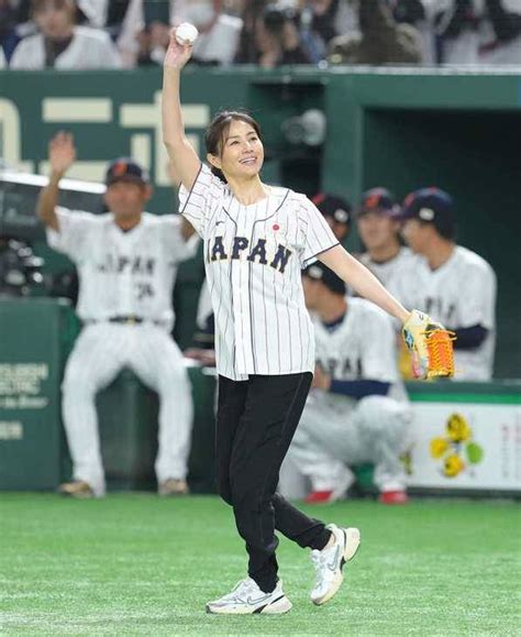 井川遥が始球式でワンバウンド投球「すごい悔しい」 Tbsテレビ系「下剋上球児」に出演中