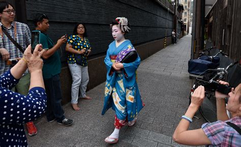 Visitors to Japan surge to record 19.73 million, spend all-time high ¥3