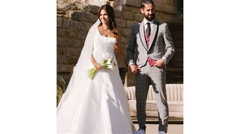 La Boda De Sara S Lamo E Isco Alarc N Los Dos Vestidos De La Novia Y