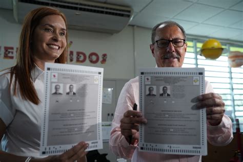 Acuden Candidatos A Votar En Las Primarias