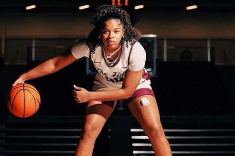 Shelomi Sanders Makes Waves in Debut Game with Alabama A&M Bulldogs ...