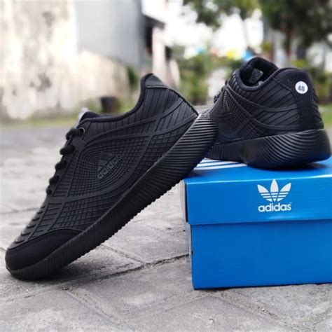 Jual SEPATU SPORT ADIDAS HITAM POLOS BAHAN KARET / sepatu olahraga ...