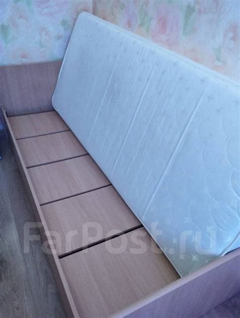 Продам односпальную кровать с матрасом - Мебель во Владивостоке