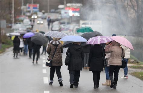 Continúa la tensión en Kosovo con bloqueos de carreteras por los serbios