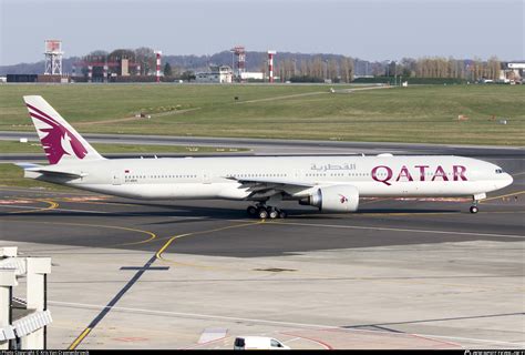 A Beh Qatar Airways Boeing Dzer Photo By Kris Van Craenenbroeck